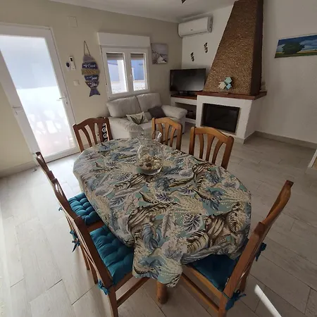 Casa Leonardo * دينايا