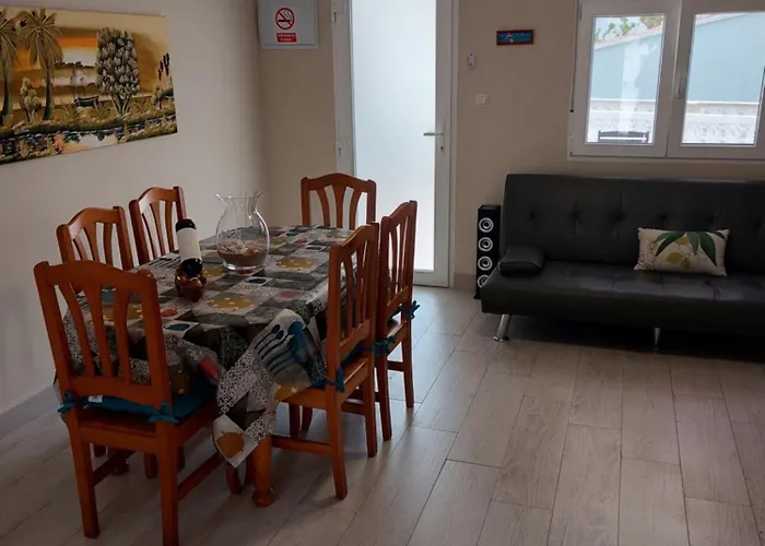 Casa Leonardo Nyaraló Denia