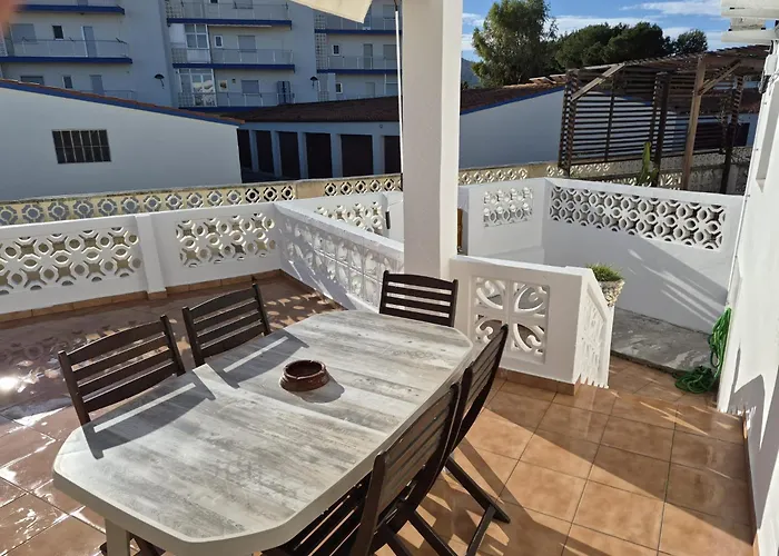 Casa Leonardo Nyaraló *